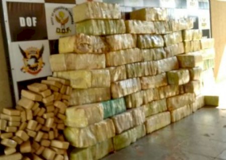 Ex-candidata a vereadora é presa com 850 quilos de maconha
